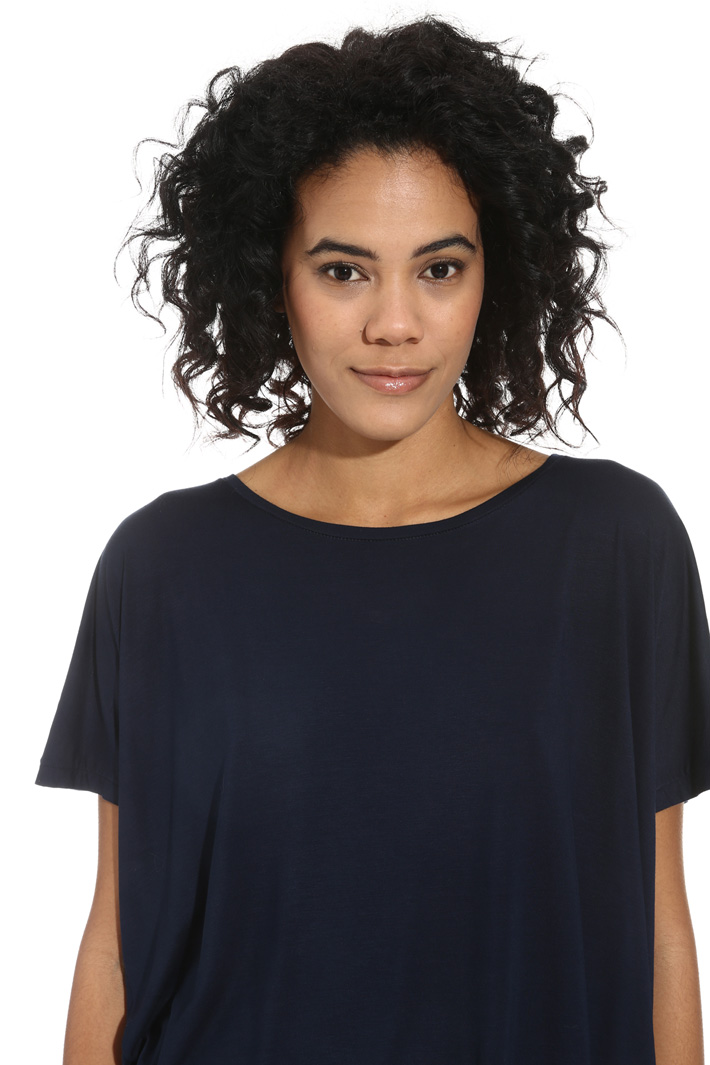 T-shirt svasata in viscosa Intrend T-shirt svasata in viscosa Intrend