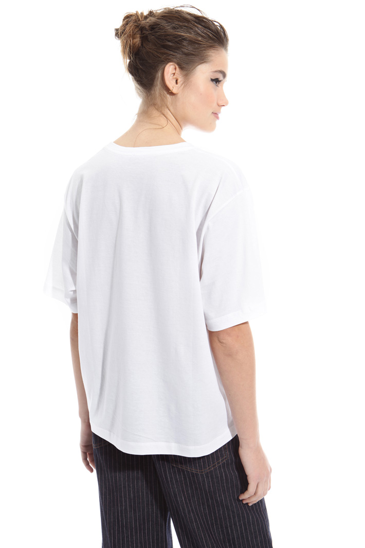 T-shirt con ricami bijoux Intrend T-shirt con ricami bijoux Intrend