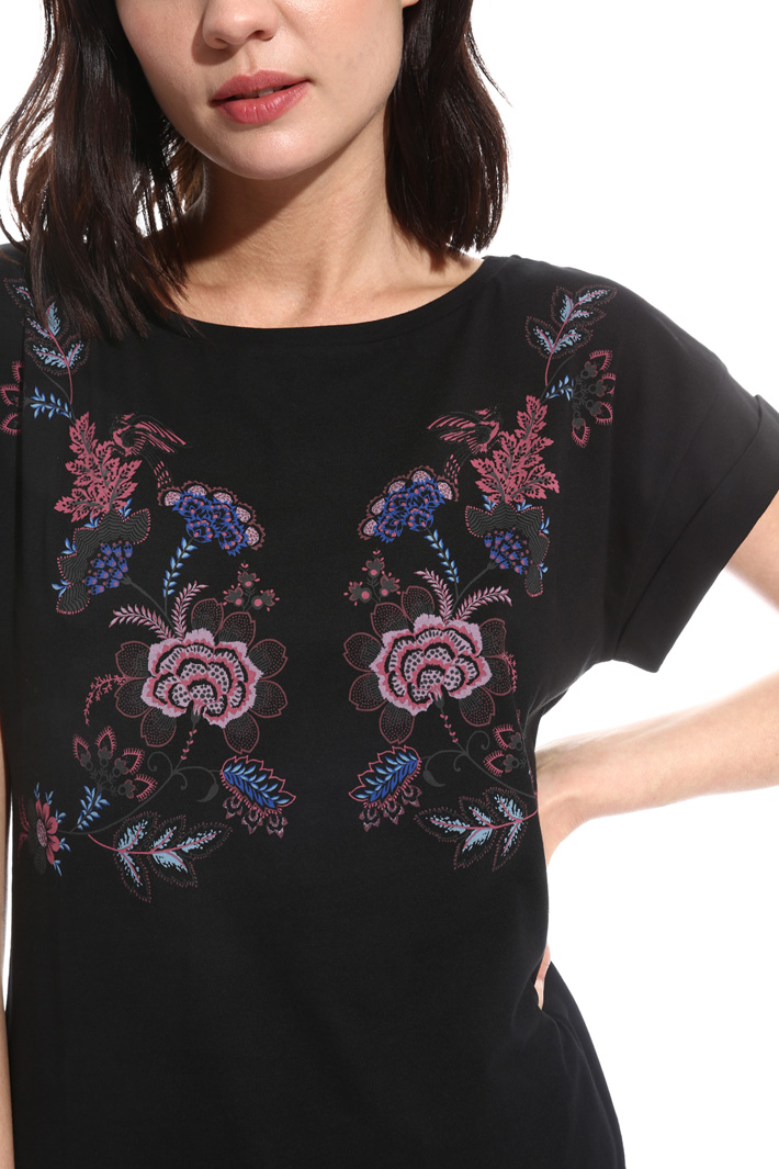 T-shirt in jersey di cotone Intrend T-shirt in jersey di cotone Intrend