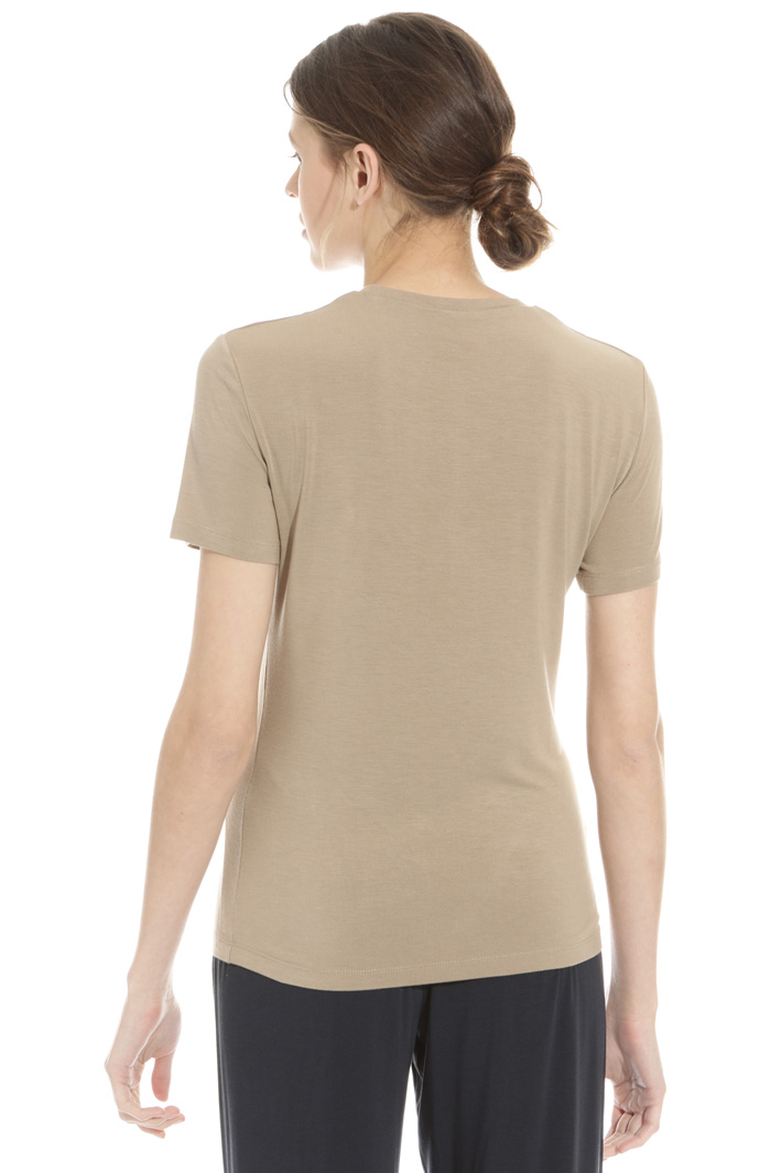 T-shirt girocollo in viscosa Intrend T-shirt girocollo in viscosa Intrend