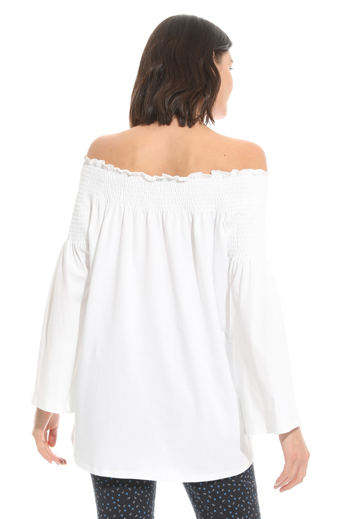 T-shirt con scollo bardot Intrend T-shirt con scollo bardot Intrend