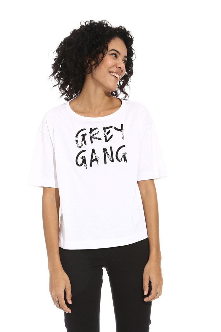 T-shirt con ricamo a contrasto Intrend T-shirt con ricamo a contrasto Intrend