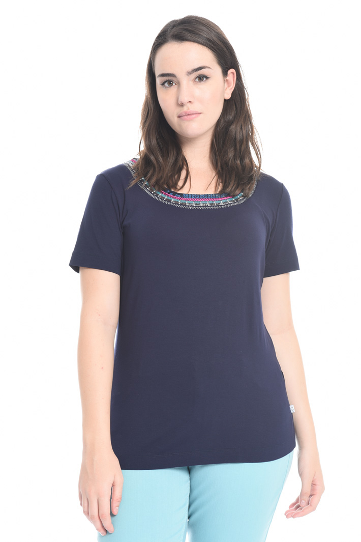 T-shirt con ricamo paillettes Intrend T-shirt con ricamo paillettes Intrend