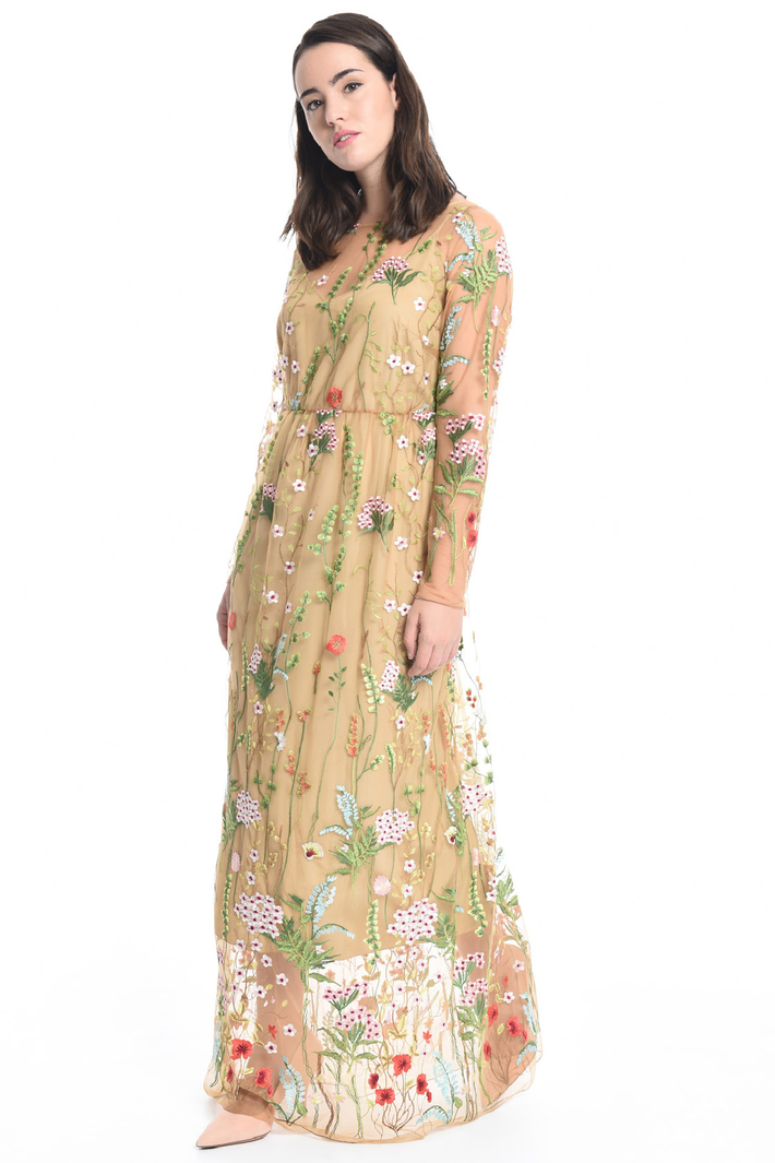 Abito lungo in tulle ricamato Intrend Abito lungo in tulle ricamato Intrend
