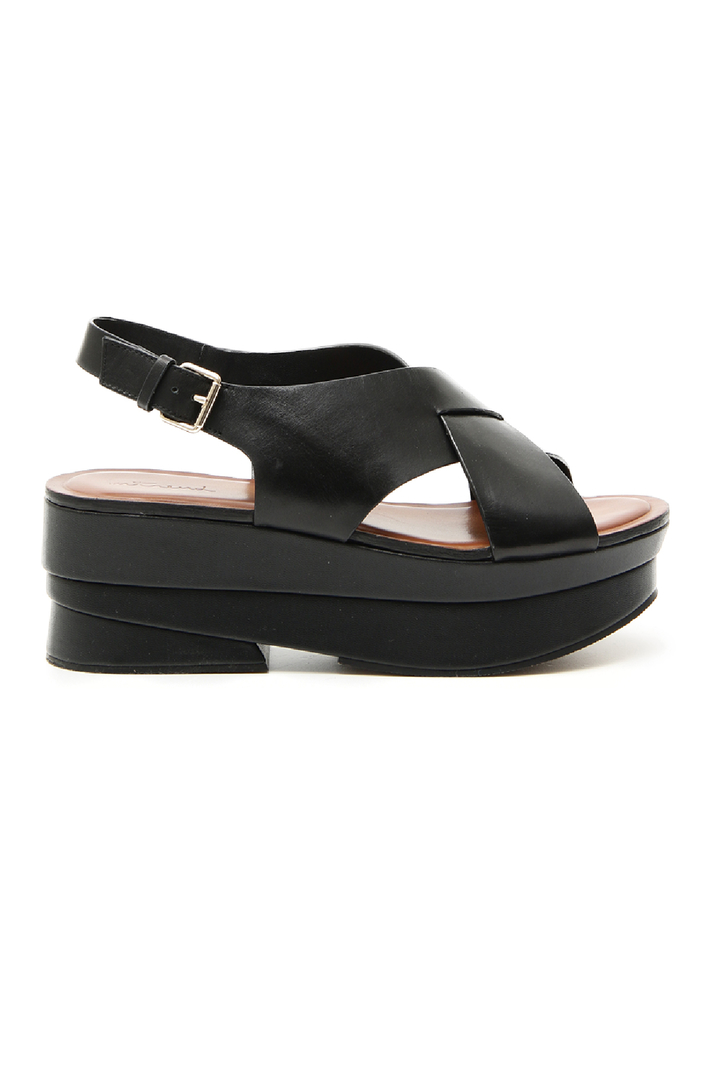 Leather platform sandals
Intrend Leather platform sandals
Intrend