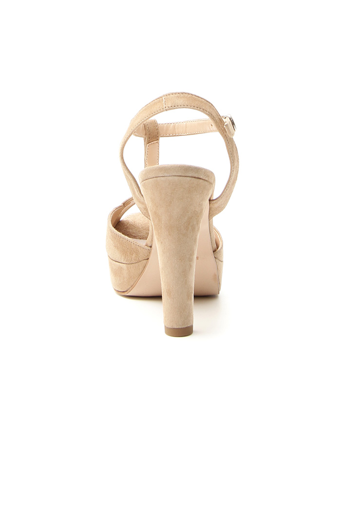 Suede sandals with heel
Intrend Suede sandals with heel
Intrend