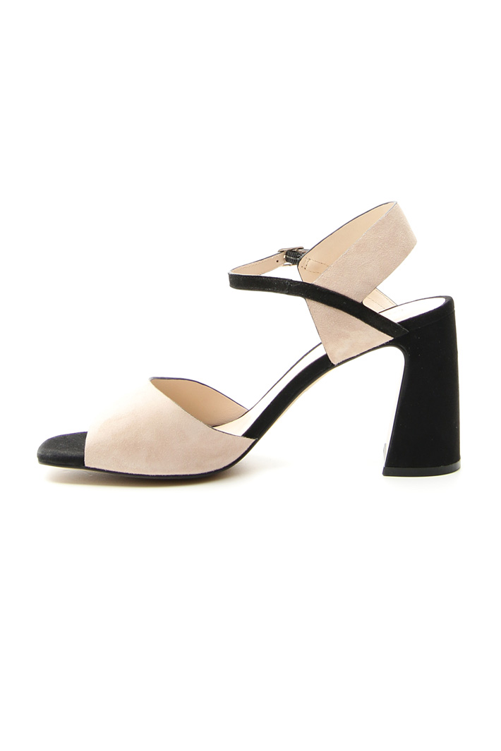 Suede leather sandals
Intrend Suede leather sandals
Intrend