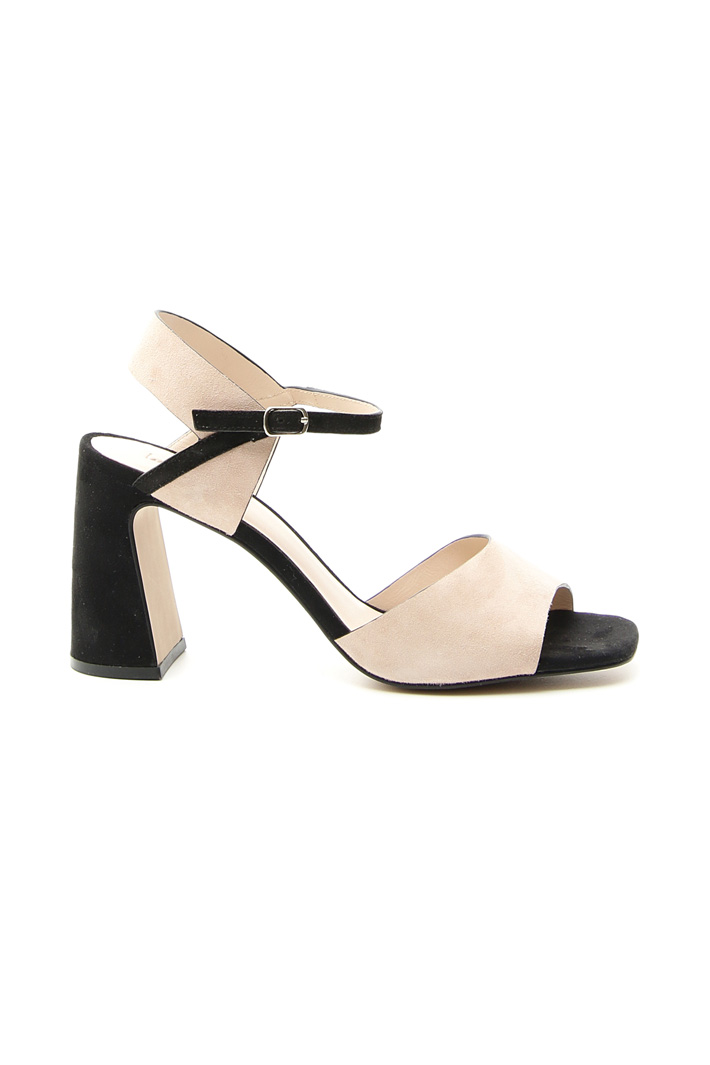 Suede leather sandals
Intrend Suede leather sandals
Intrend