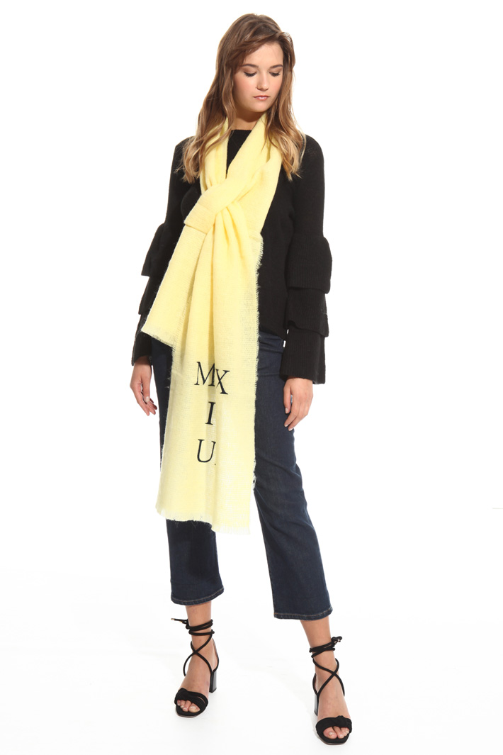Embroidered circle scarf Intrend Embroidered circle scarf Intrend