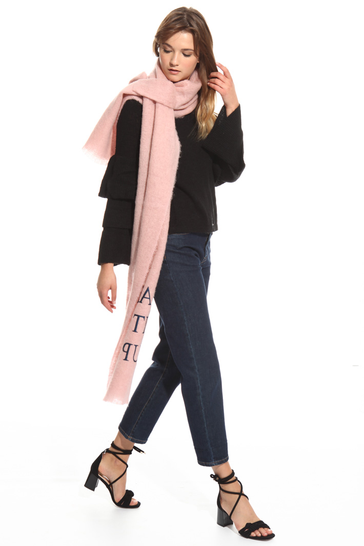 Embroidered circle scarf Intrend Embroidered circle scarf Intrend