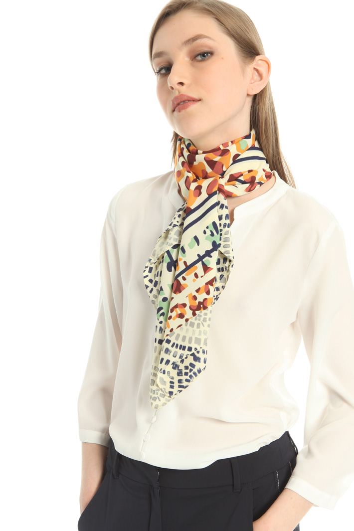 Stola in tessuto fluido crepe Intrend Stola in tessuto fluido crepe Intrend