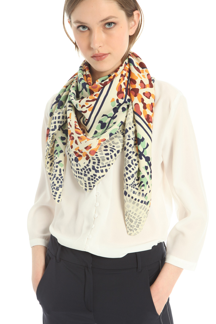 Stola in tessuto fluido crepe Intrend Stola in tessuto fluido crepe Intrend