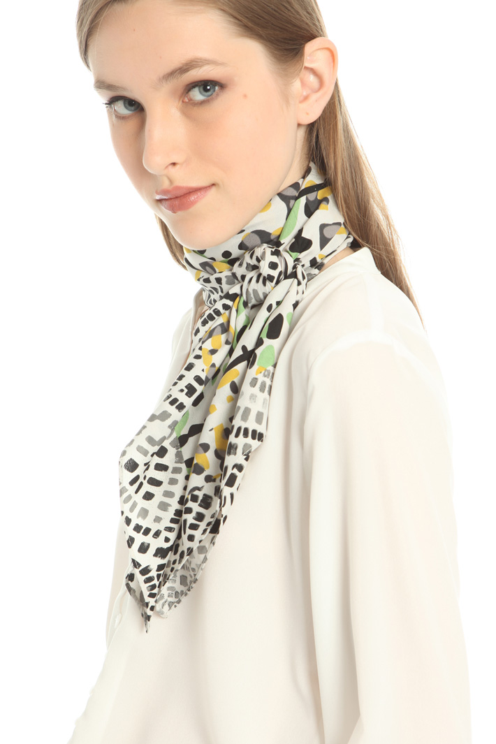 Crepe fabric stole Intrend Crepe fabric stole Intrend