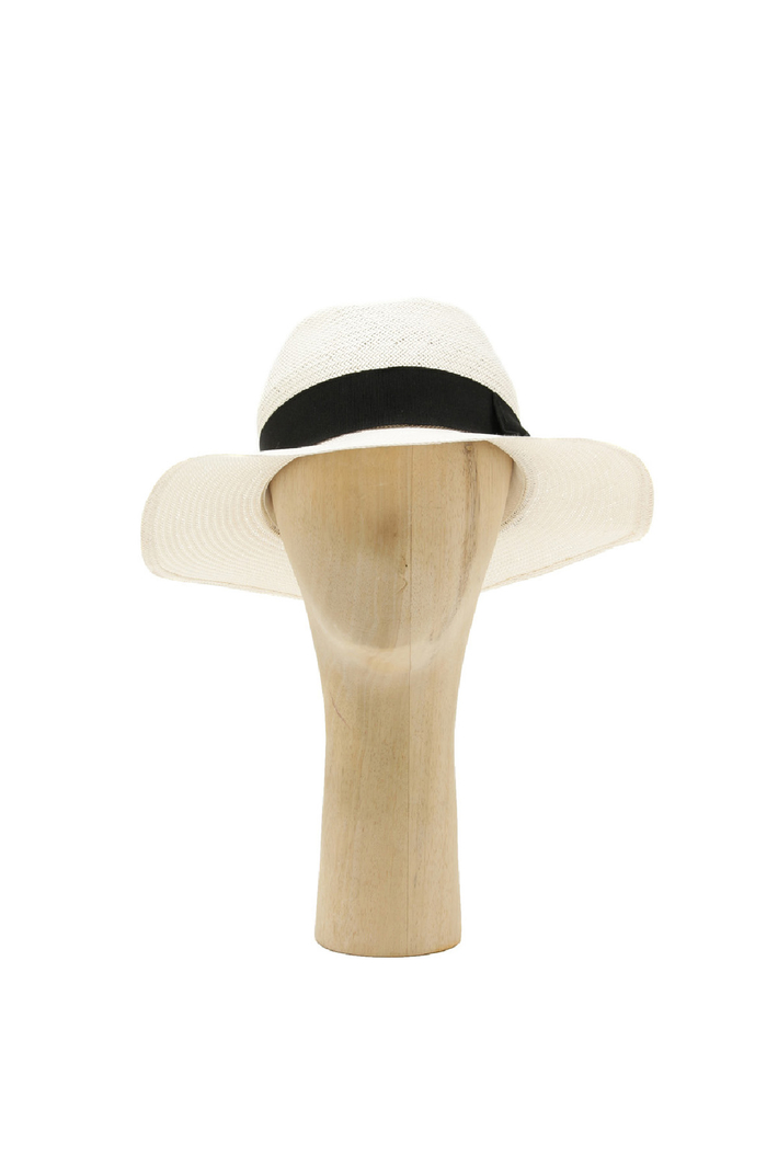 Woven paper Panama hat Intrend Woven paper Panama hat Intrend