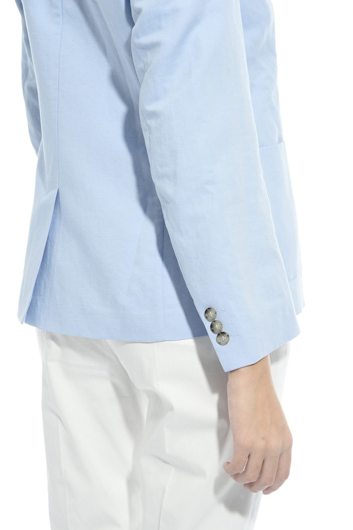 Cotton and linen blazer
Intrend Cotton and linen blazer
Intrend