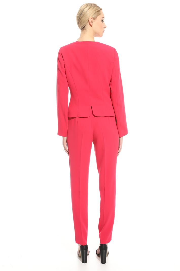 Suit in crepe fabric Intrend Suit in crepe fabric Intrend