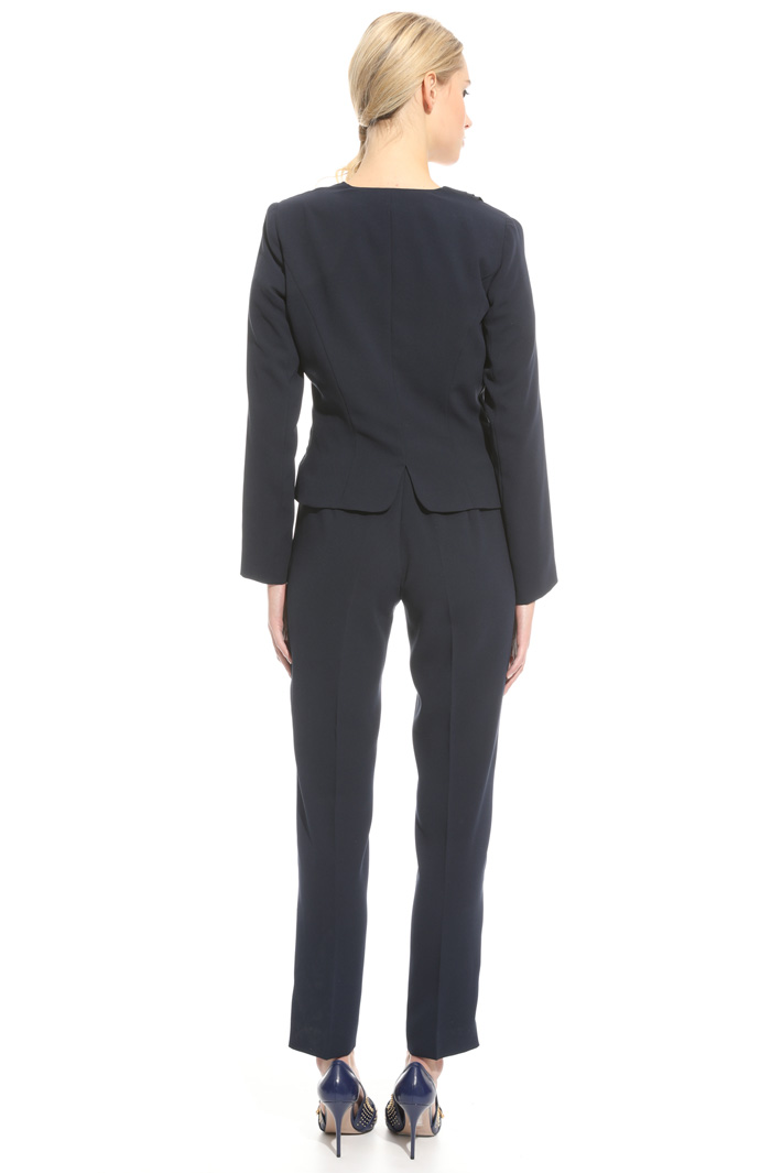 Suit in crepe fabric Intrend Suit in crepe fabric Intrend