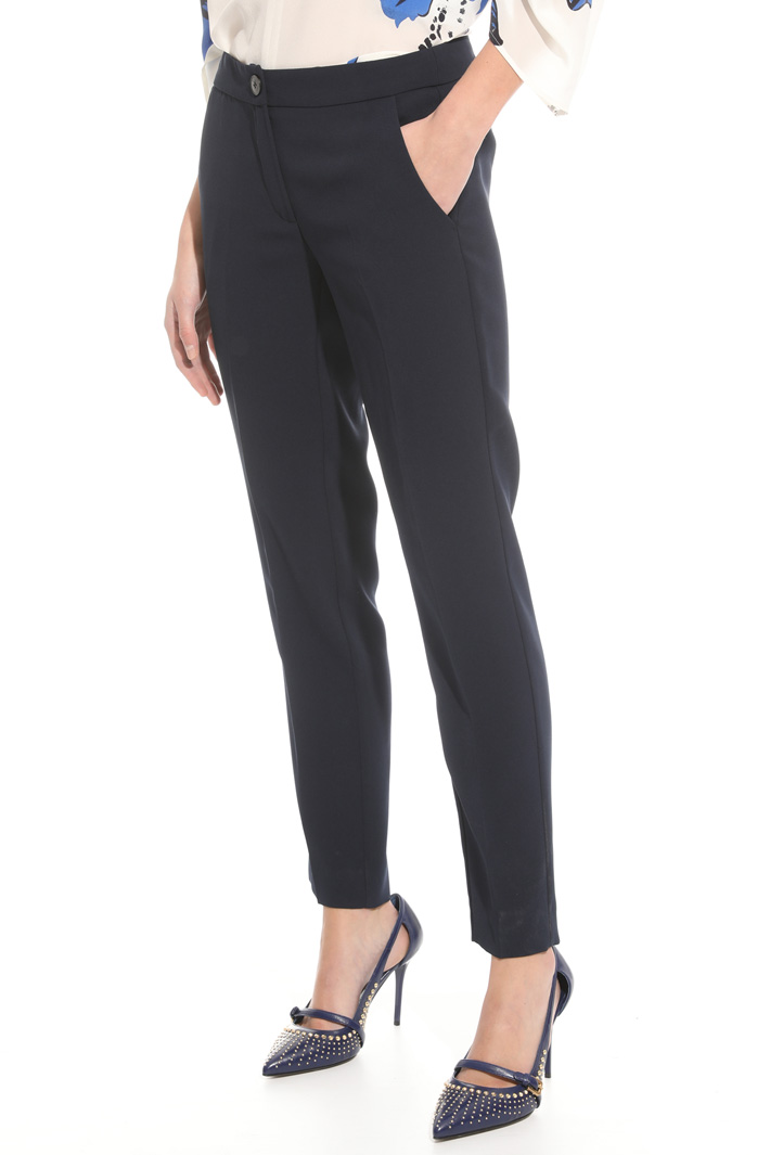 Suit in crepe fabric Intrend Suit in crepe fabric Intrend