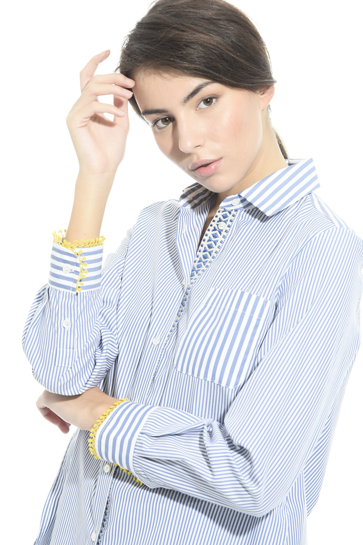 Camicia con passamanerie Intrend Camicia con passamanerie Intrend
