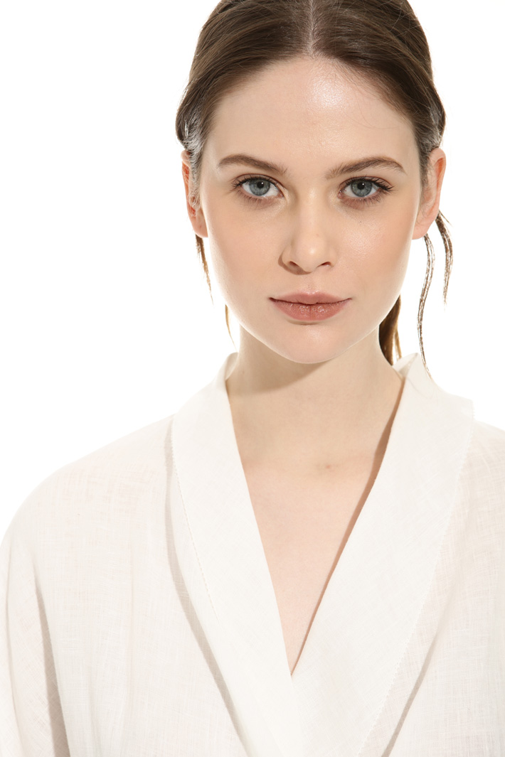 Blusa a portafoglio in lino Intrend Blusa a portafoglio in lino Intrend