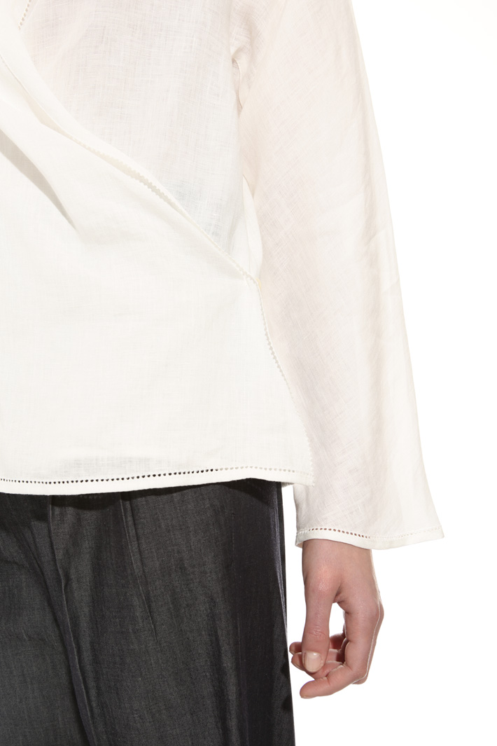 Blusa a portafoglio in lino Intrend Blusa a portafoglio in lino Intrend