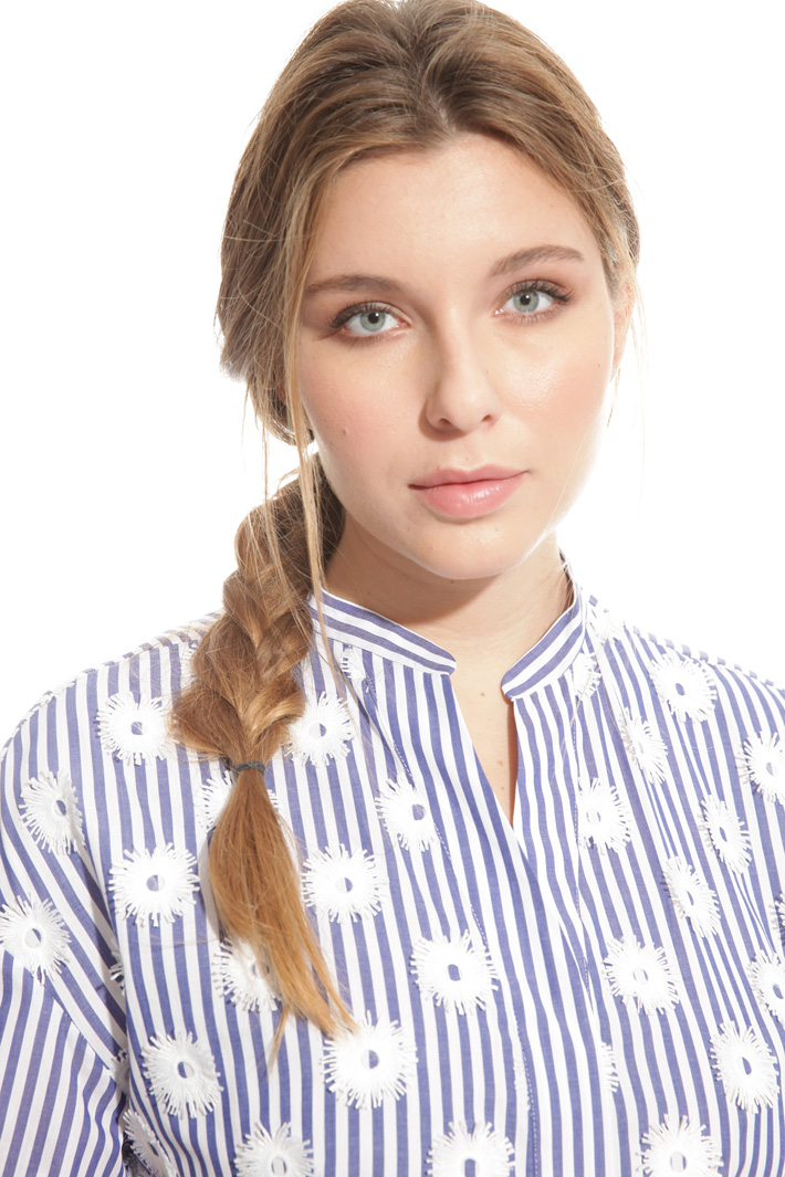 Camicia in cotone con ricamo Intrend Camicia in cotone con ricamo Intrend