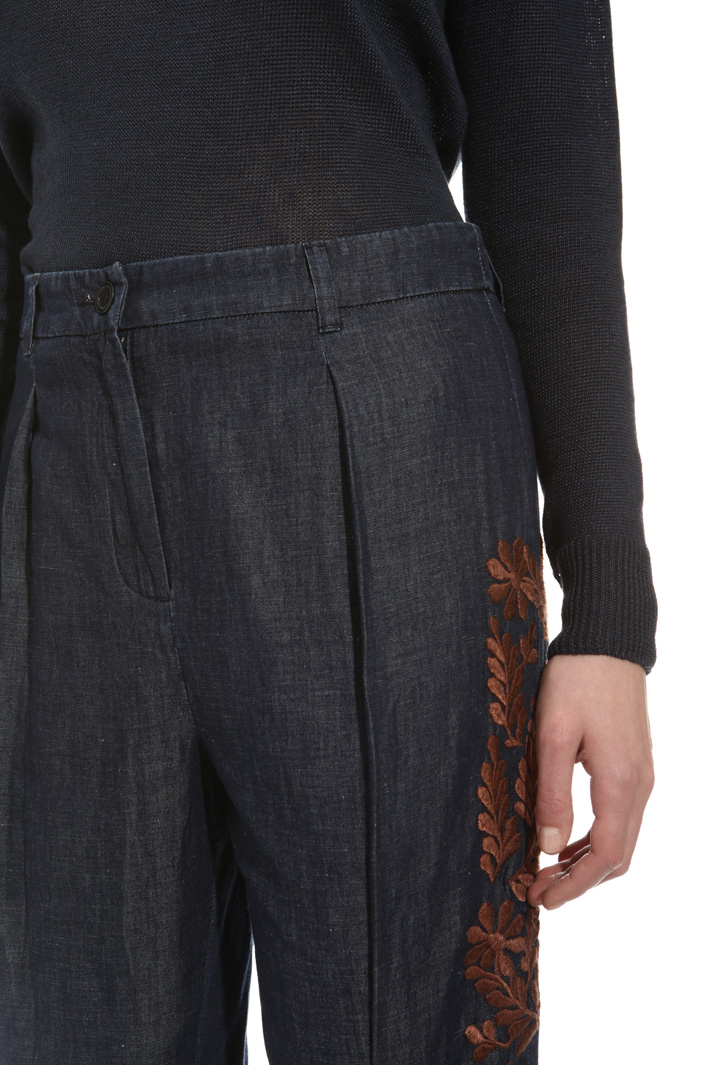 Jeans con ricamo in filo Intrend Jeans con ricamo in filo Intrend