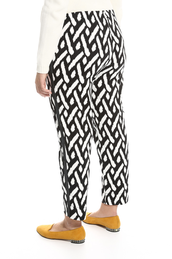 Pantalone cropped in cotone Intrend Pantalone cropped in cotone Intrend