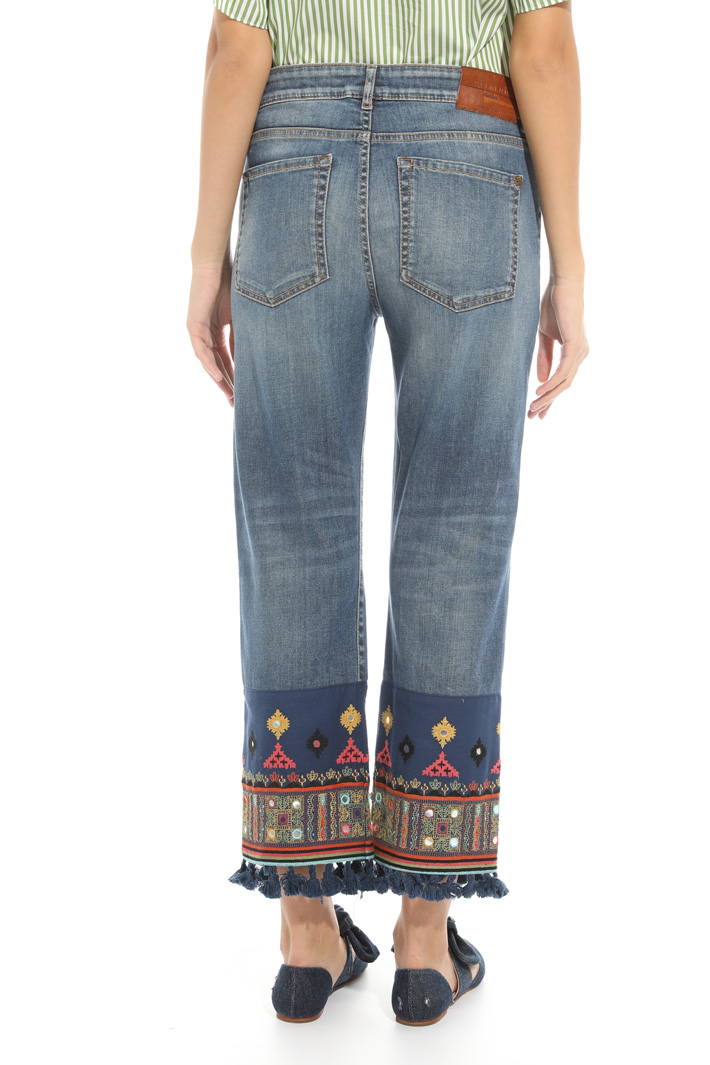 Denim con ricami al fondo Intrend Denim con ricami al fondo Intrend