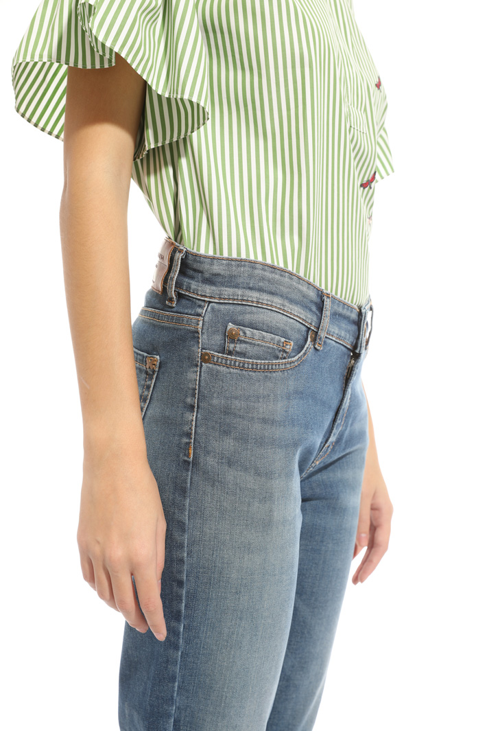 Denim con ricami al fondo Intrend Denim con ricami al fondo Intrend