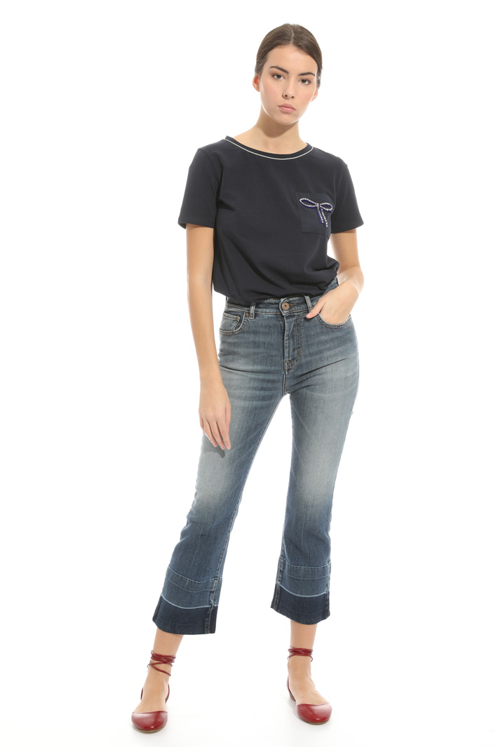 Jeans con bande scure al fondo Intrend Jeans con bande scure al fondo Intrend