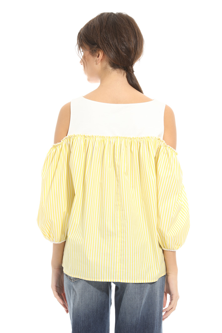 Cold shoulder top Intrend Cold shoulder top Intrend