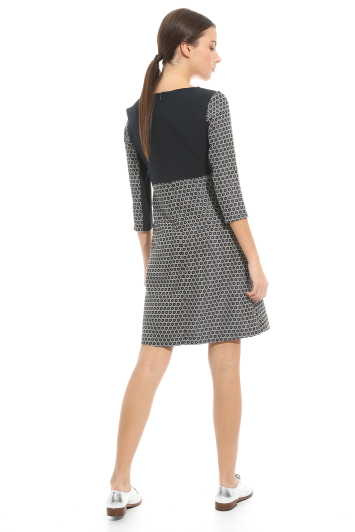 Jacquard fabric dress
Intrend Jacquard fabric dress
Intrend