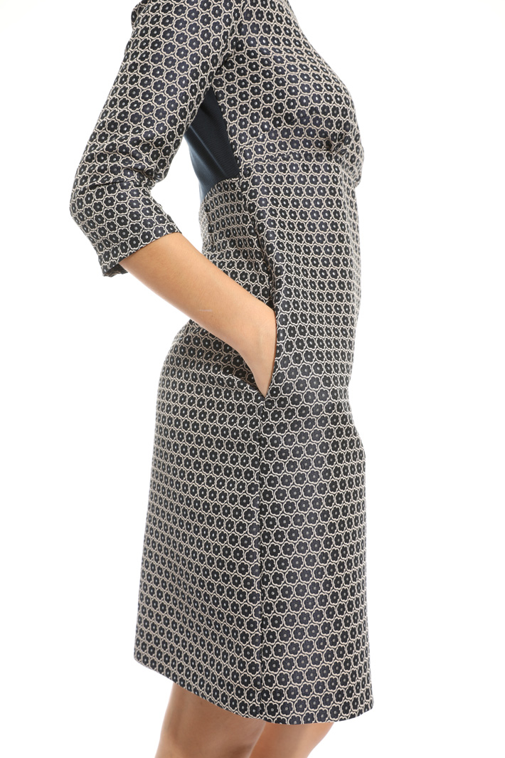 Jacquard fabric dress
Intrend Jacquard fabric dress
Intrend