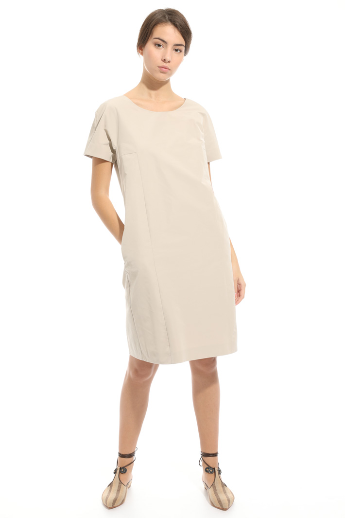 Back V-neck dress Intrend Back V-neck dress Intrend