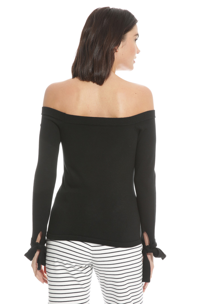 Bardot neckline sweater Intrend Bardot neckline sweater Intrend