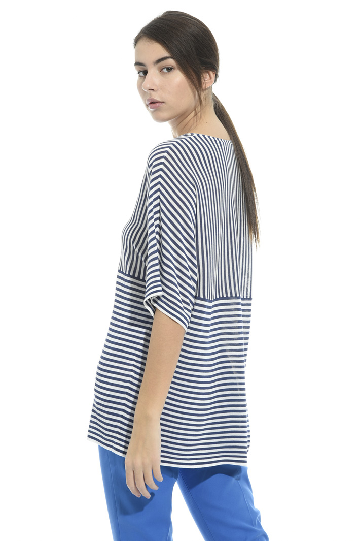 T-shirt over in viscosa Intrend T-shirt over in viscosa Intrend
