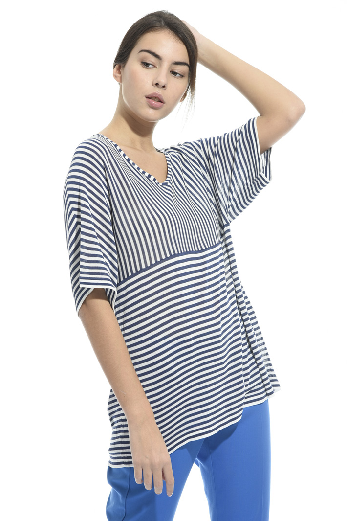 T-shirt over in viscosa Intrend T-shirt over in viscosa Intrend