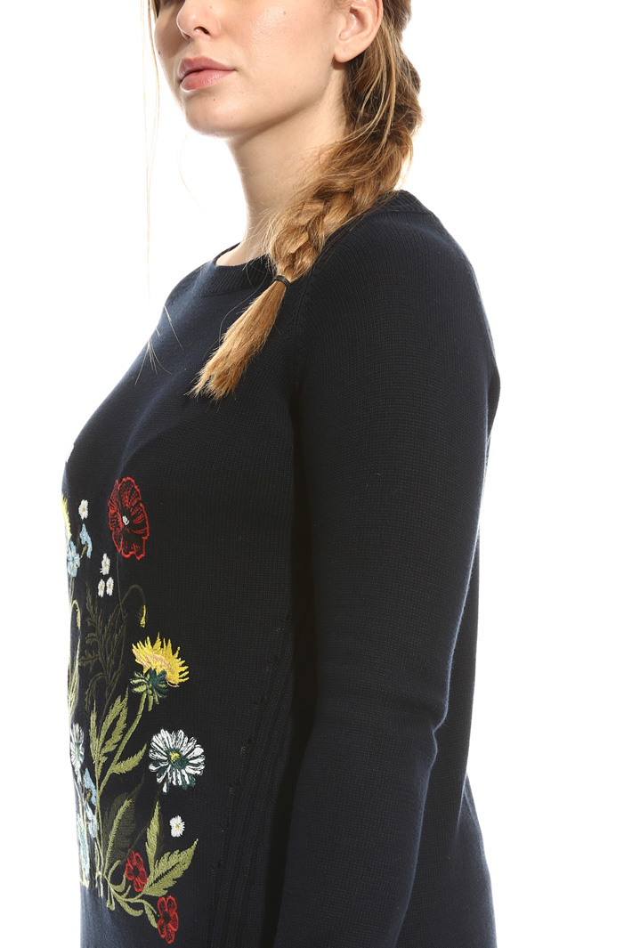 Maglia in cotone con ricamo Intrend Maglia in cotone con ricamo Intrend