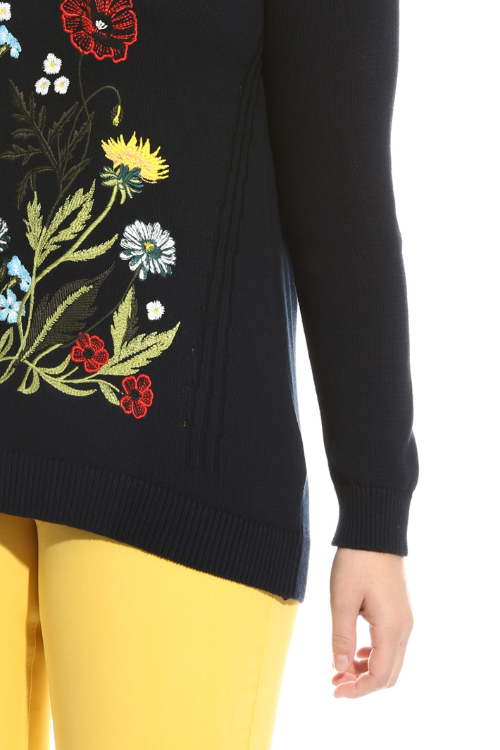Maglia in cotone con ricamo Intrend Maglia in cotone con ricamo Intrend