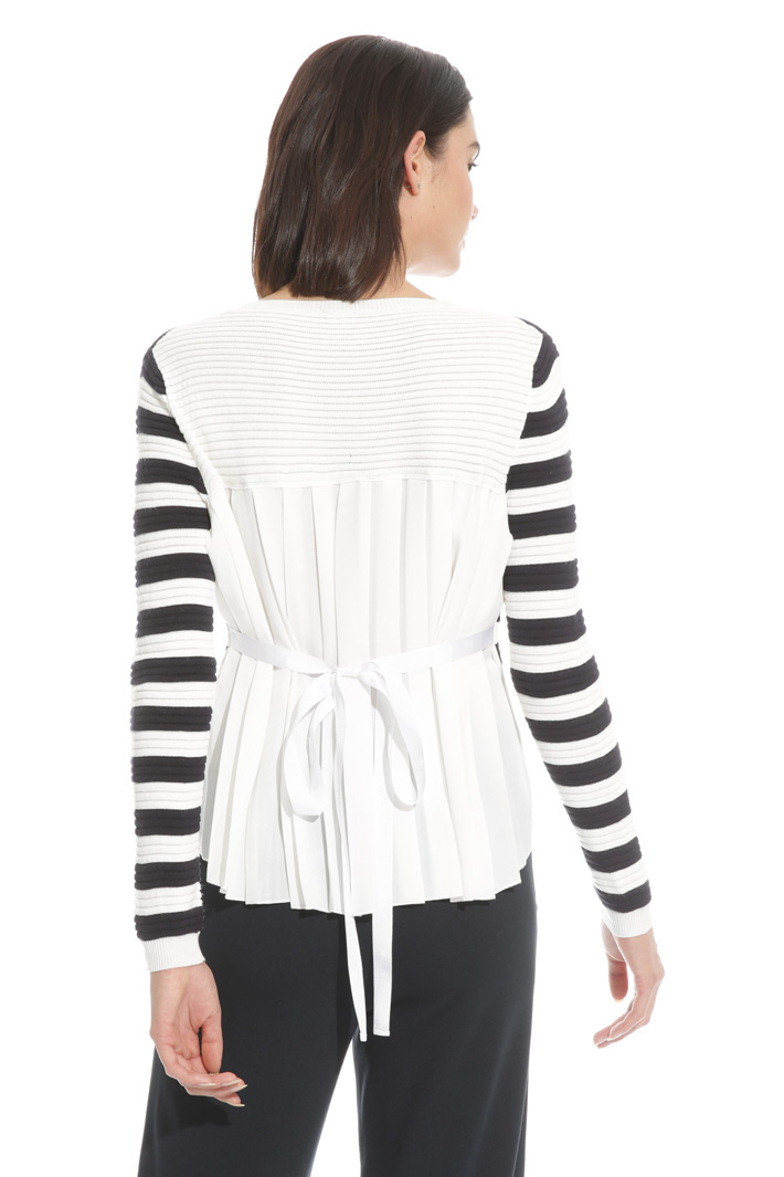 Maglia con inserto e pieghe Intrend Maglia con inserto e pieghe Intrend