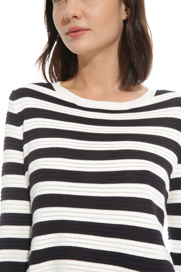 Maglia con inserto e pieghe Intrend Maglia con inserto e pieghe Intrend