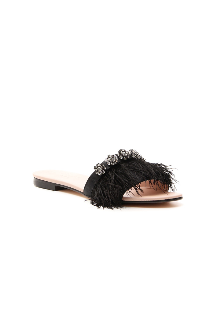 Sandalo flat con piume Intrend Sandalo flat con piume Intrend