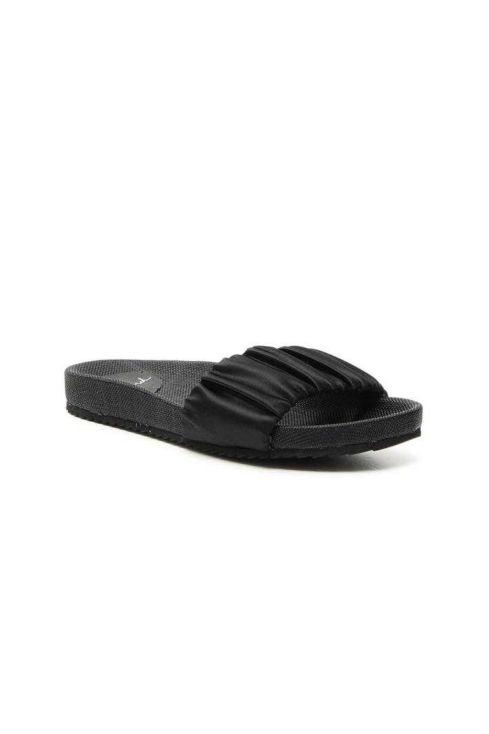Satin and raffia slippers Intrend Satin and raffia slippers Intrend