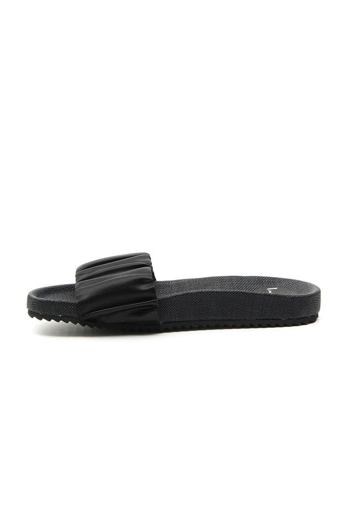 Satin and raffia slippers Intrend Satin and raffia slippers Intrend