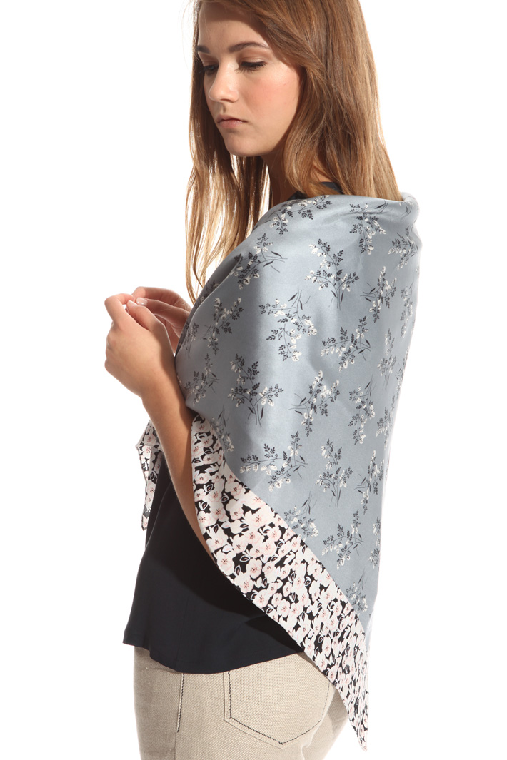 Foulard in printed silk Intrend Foulard in printed silk Intrend