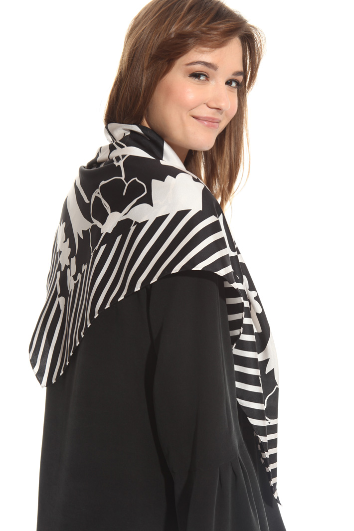 Foulard in printed silk Intrend Foulard in printed silk Intrend