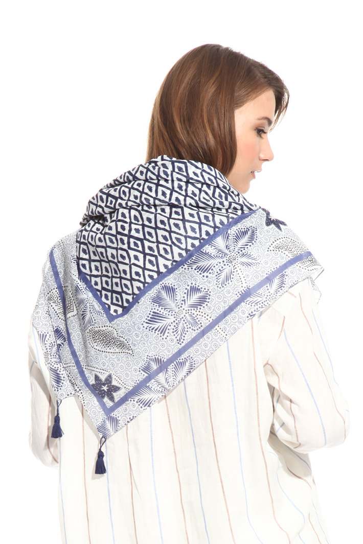 Foulard in cotton muslin
Intrend Foulard in cotton muslin
Intrend