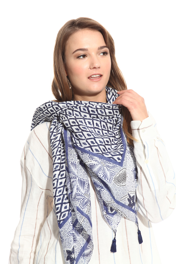 Foulard in cotton muslin
Intrend Foulard in cotton muslin
Intrend