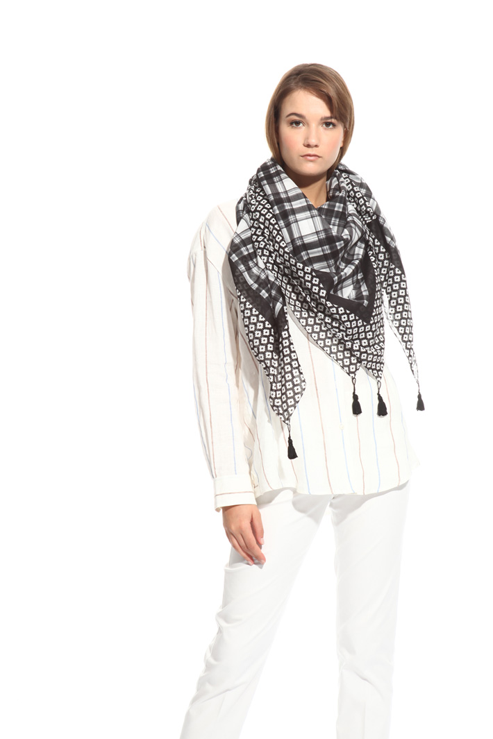 Foulard in cotton muslin
Intrend Foulard in cotton muslin
Intrend